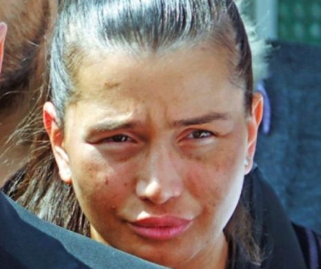 MOTIVUL petelor de pe chipul Ebei!