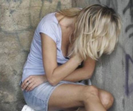 O blondă celebră de la noi, violată cu sălbăticie de interlopi. A înghiţit trei flacoane de pastile