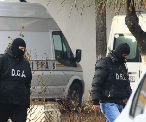 Percheziții DIICOT la proxeneții și cămătarii din Călărași. 16 suspecți vor fi aduși la audieri