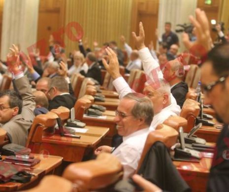 POLITICIENII, despre decizia preşedintelui de a trimite CODUL FISCAL înapoi în Parlament pentru REEXAMINARE. Predoiu consideră că se impunea "ca urmare a proastei guvernări", iar
