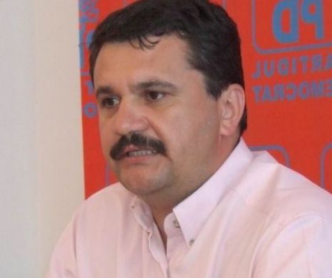 Preşedintele CJ Arad, prins în flagant când primea mită, va fi suspendat automat din PNL