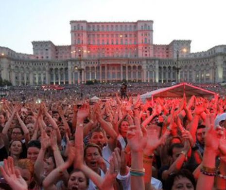 Reacții după concertul lui Robbie Williams: URSUS prezintă scuze pentru slaba organizare și oferă BERE CADOU spectatorilor nemulţumiţi
