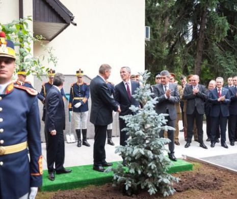 Șeful NATO, inspecție la București. Iohannis: Nu ne dorim o nouă cursă a înarmărilor