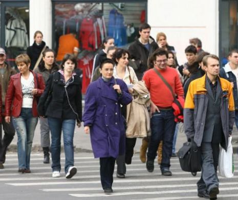 SONDAJ. Românii, interesaţi de soarta grecilor. Cei mai mulţi sunt de PARTEA creditorilor internaţionali