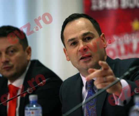 Suspendat, amendat și cu proces în civil