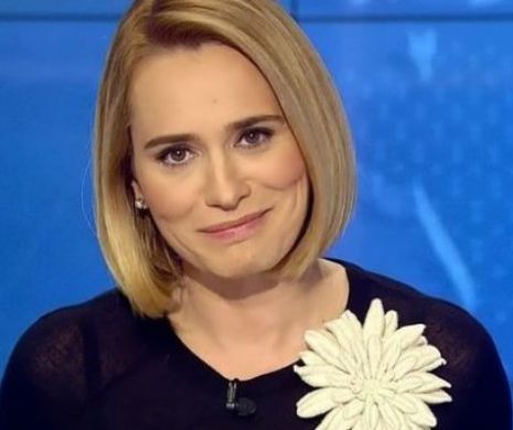 Toată lumea râde de Andreea Esca. Ipostaza în care ştirista a fost prinsă
