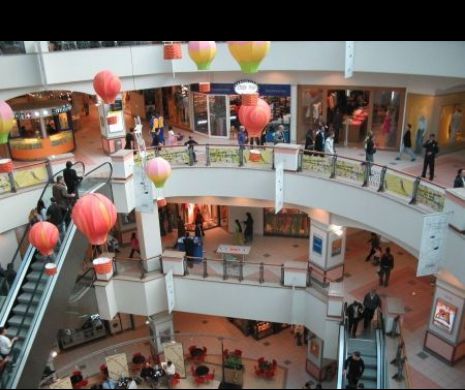Când vom afla în ce condiții putem merge la mall. Ministrul Sănătății are informațiile