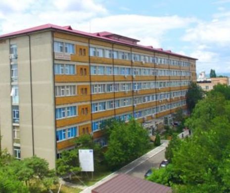 Un pacient a fost găsit decedat în curtea unui spital