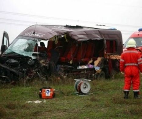 ACCIDENT cumplit în Olt: un mort, nouă răniţi