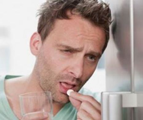 Apa nu ne scapă de mahmureală şi de durerea de cap