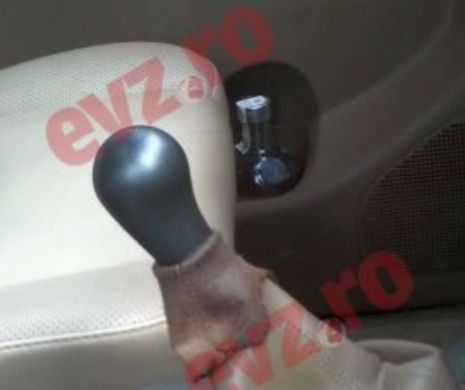 Când nu te PĂLMUIESC INTERLOPII pe plajă, te lovesc ŞMECHERII cu mşina Un poliţist a fost luat pe capotă pe o plajă din MAMAIA