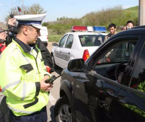 Cinci IRAKIENI au fost prinși în timp ce treceau ILEGAL frontiera la Constanța, călăuziți de un britanic și un german