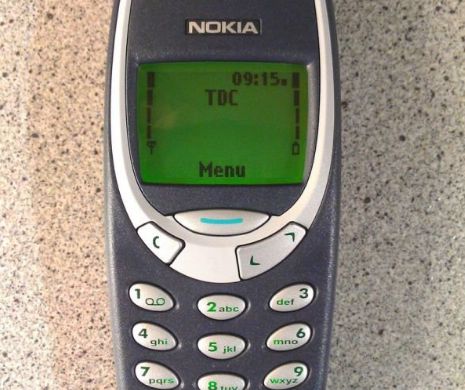 Cum reacţionează cel mai rezistent telefon la contactul cu focul