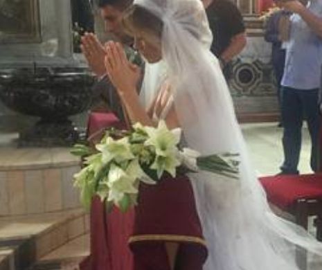 Cum se distra Smiley în timp de LAURA COSOI spunea DA în rochie de mireasă