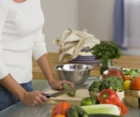 Din ce alimente îți iei proteinele, fierul și calciul dacă nu mănânci carne și lactate?