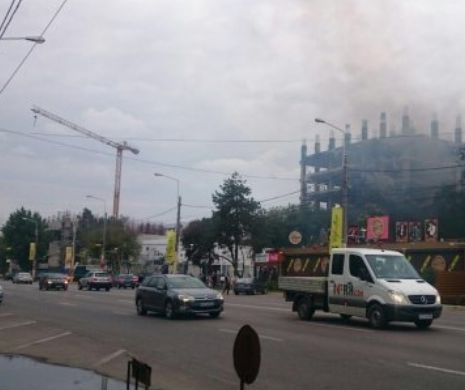Incendiu la Mamaia. O construcţie abandonată a luat foc