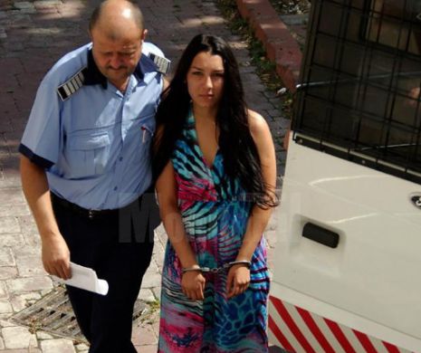 O tânără de 21 de ani, judecată în arest după ce și-a înjunghiat un prieten