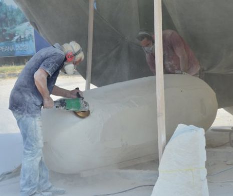 Oltenii îl sculptează pe Tudor Gheorghe