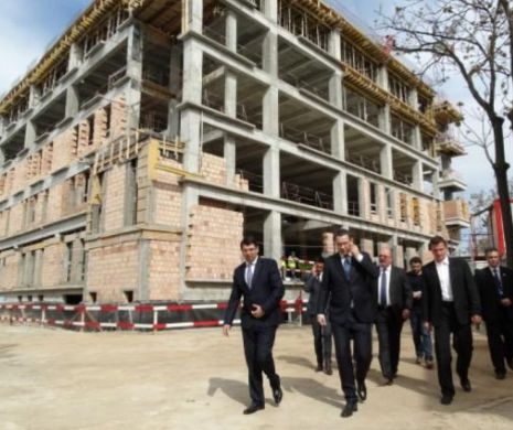 Palatul Justiției din Craiova, construit cu bani furați de la firme private
