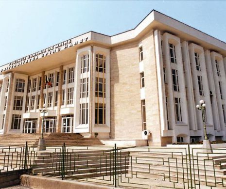 Propunere: Amenzi usturătoare pentru facultățile care școlarizează fără autorizație