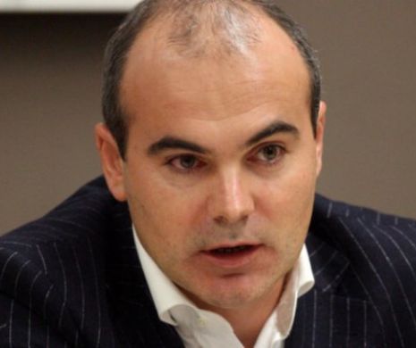 Rareş Bogdan: "Liberalii vor pur şi simplu să işi bată joc de Preşedintele Johannis...Urât viitor are ţara asta cu o asemenea clasă politică în mare parte complet inconştientă şi nepăsătoare faţă de viitor"