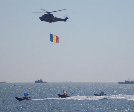Repetiţie generală pentru Ziua Marinei. Pentru a evita leşinurile din cauza caniculei, arhiepiscopul Teodosie a primit “ordin” să scurteze slujba religioasă