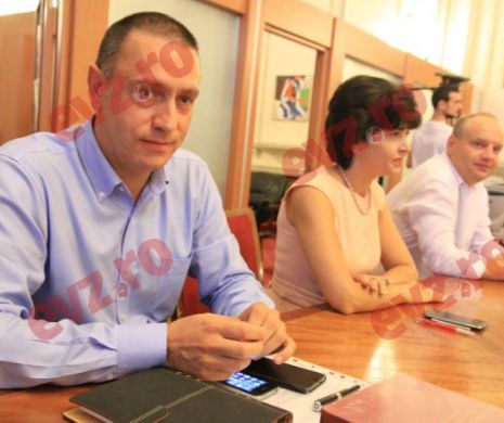 Senatorii PSD își aleg astăzi noul lider