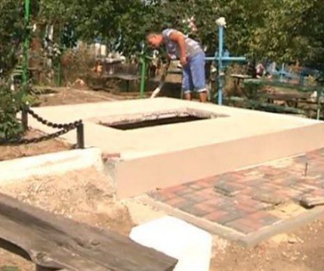 Socul trait de acest barbat din Moldova cand s-a uitat in mormintele rudelor. Ce a observat. VIDEO