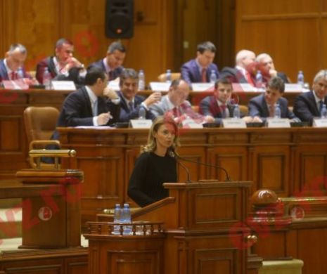A patra moțiune eșuată a PNL, sub semnul unui miting în ploaie