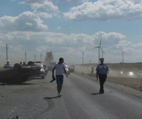 ACCIDENT CUMPLIT, cu doi morţi, la Constanţa. Coliziune frontală între un autocar şi un autoturism