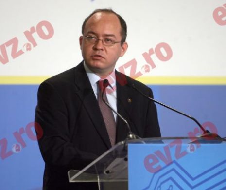 Bogdan Aurescu, chemat marţi la şedinţa coaliţiei pentru a discuta problema imigranţilor