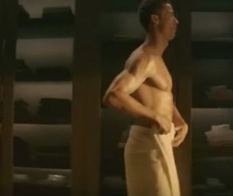 "Cristiano Ronaldo s-a cuplat cu o romanca!" Cum arata copia perfecta a Irinei Shayk! VIDEO