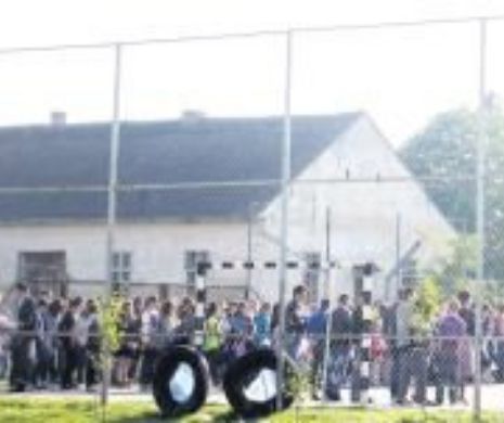 Cronica unui eșec anunțat. Cum încep școala adolescenții de la liceul unde de șapte ani nu se ia BAC-ul