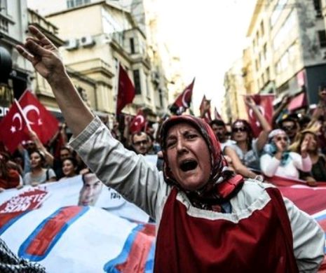 Cum se face Erdogan că se bate în același timp și cu ISIS și cu kurzii