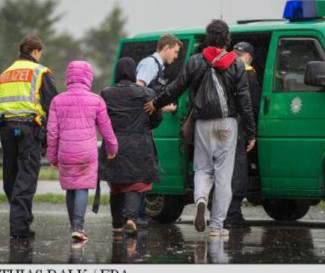 Departamentul poliției federale din Rosenheim a înregistrat sosirea a circa 1.000 de persoane începând cu miezul nopți