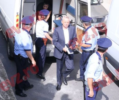 Mită la Primăria Capitalei. Rețeaua afacerilor medicale ale Clanului Oprescu