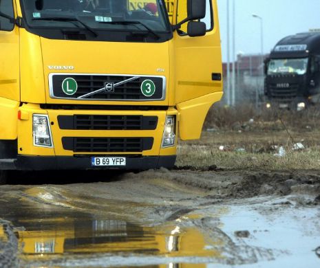 NU SE CIRCULĂ în JUMĂTATE din țară, din cauza canculei. CIRCULAȚIA pe drumurile naționale OPRITĂ până la ora 20