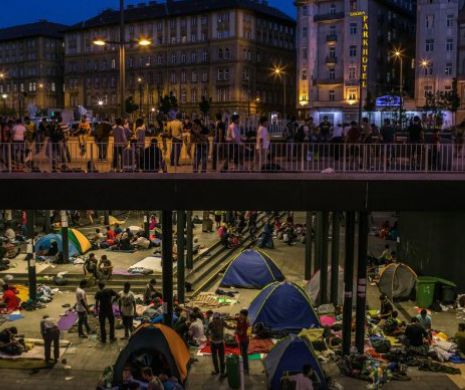 Refugiaţii au dormit în faţa Gării Keleti. Ungaria se află într-o situaţie “gravă şi urgentă"