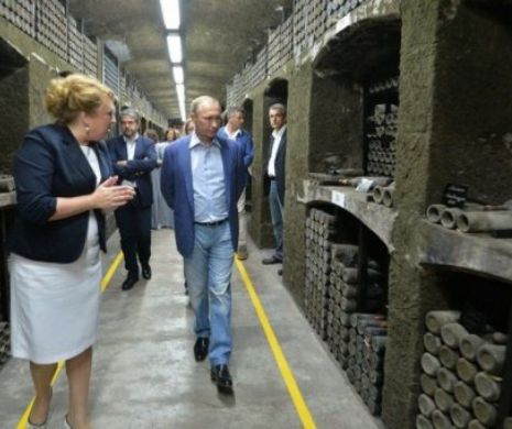 Scandal în Ucraina după ce Putin şi Berlusconi au dat iama în vinurile vechi de sute de ani din Crimeea
