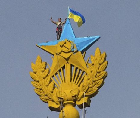 Un rus a fost condamnat la 27 de luni închisoare pentru că a pictat culorile Ucrainei pe un bloc din Moscova