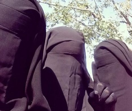 Declaraţiile ŞOCANTE ale unei victime a ISIS: "Am fost TORTURATĂ până am spus numele a două femei căsătorite cu rebeli sirieni, apoi am fost obligată să privesc cum le DECAPITEAZĂ " | VIDEO