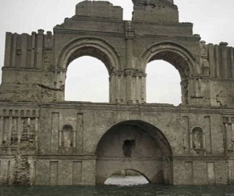 Descoperire ULUITOARE făcută în ADÂNCURI. Seceta a scos la IVEALĂ un MONUMENT vechi de 400 de ani | GALERIE FOTO