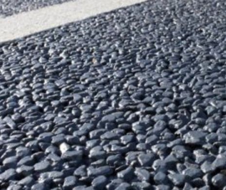 Invenţia care poate SCHIMBA LUMEA. S-a descoperit ASFALTUL care absoarbe o cantitate URIAŞĂ de apă pe minut