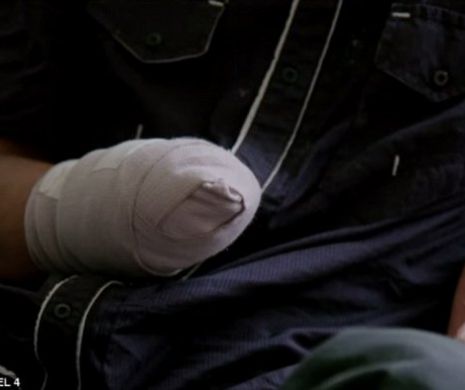 MĂCELĂRIT DE ISIS. I-au tăiat mâna şi piciorul unui băiat de 14 ANI cu un cuţit de măcelărie pentru că a REFUZAT să se alăture grupării teroriste | VIDEO