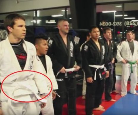 O centura neagra s-a "deghizat" in centura alba! Reactia colegilor cand vad cat de usor ii bate o centura alba! VIDEO