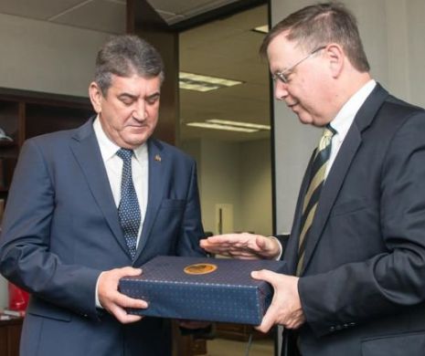 Oprea susține că a mai făcut un pas spre eliminarea vizelor