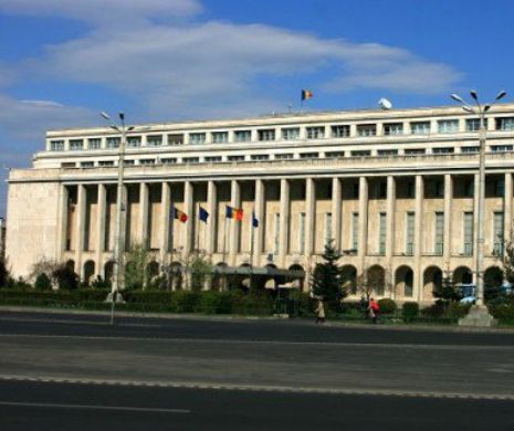 Sondaj privind modul în care trebuie schimbat Guvernul: 36% dintre cei chestionaţi consideră că trebuie schimbat prin vot, la alegeri, 17%, înainte de alegeri
