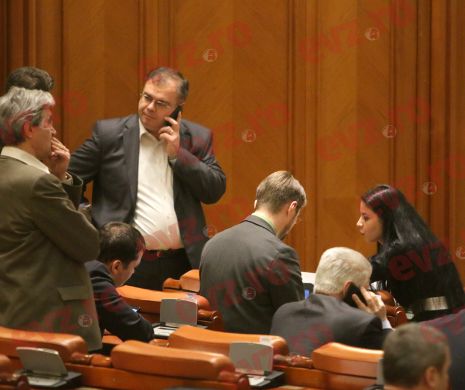 UDMR vrea să atace legea votului prin corespondenţă la Curtea Constituţională