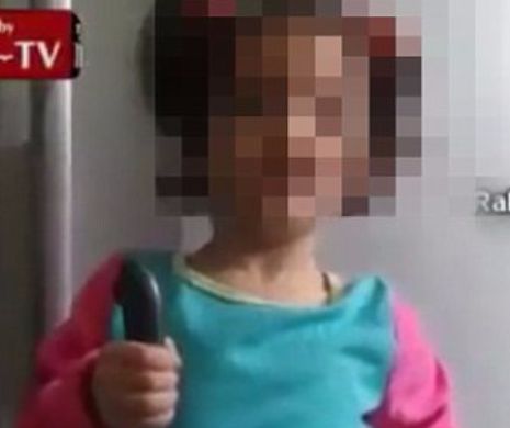 “Vreau să ÎNJUNGHII evreii pentru că ne-au furat pământul!”. Cuvintele unui copilaș de câțiva ani care ține UN CUȚIT în mână. Răspunsul tătălui este AMEȚITOR! | VIDEO