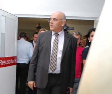A cedat nervos. RAED ARAFAT ATACĂ MEDICII fără nicio rezervă: „Pentru mine nu reprezintă absolut nimic.”